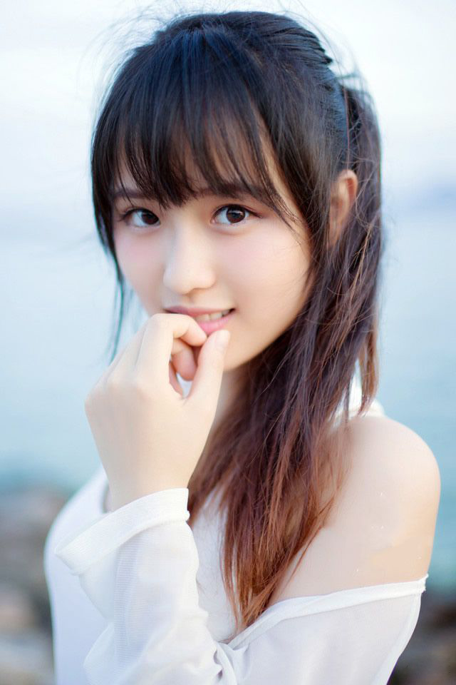 “这个没问题。”庞统微微舒了口气，幸好，吕征没有像他姐姐那样无法无天，要不然，庞统等人还真得头疼了。